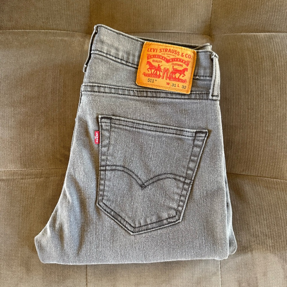 Levi’s 511 men’s 31x32 (like new) gray jeans
